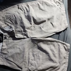 Oakley shorts size 34